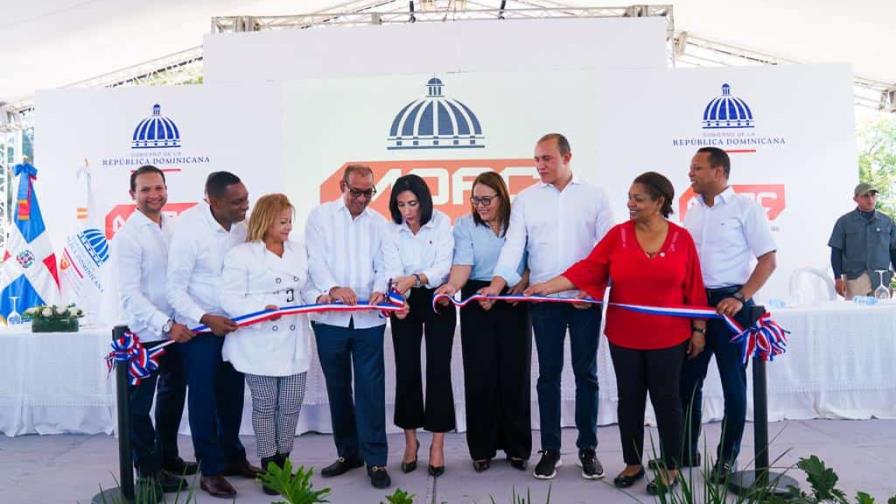 Primera dama inaugura obras prometidas por el presidente en Las Matas de Farfán Primera dama inaugura obras prometidas por el presidente en Las Matas de Farfán