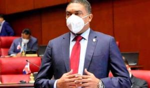 Senador Yv&aacute;n Lorenzo pide explicaci&oacute;n al Gabinete de Salud por contrato con AstraZeneca