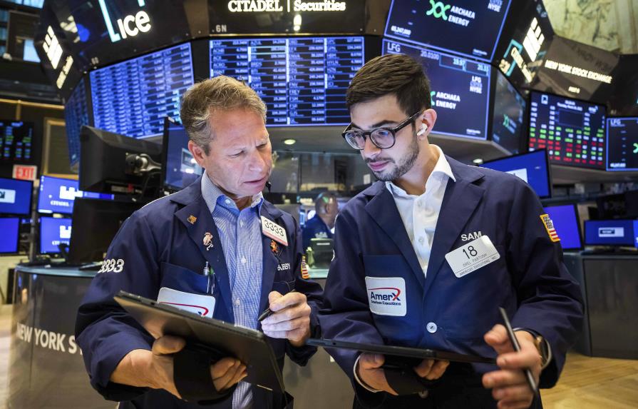 Wall Street abre verde y el Dow sube un 0.22 % tras caída desemplo al 3.6 %