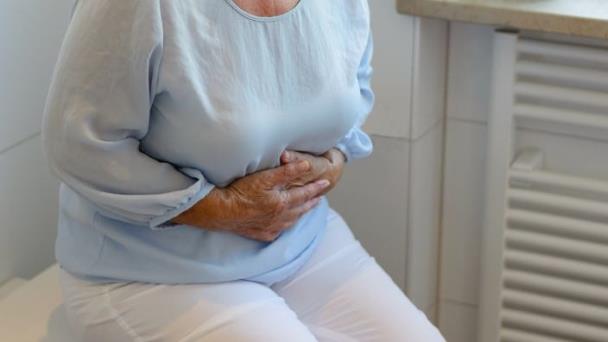 Especialista llama a la población a realizarse estudios para prevención del cáncer de colon