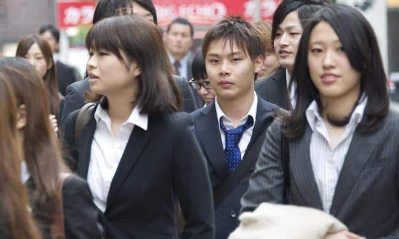 Japón baja mayoría de edad a 18 años en primera reducción en más de un siglo