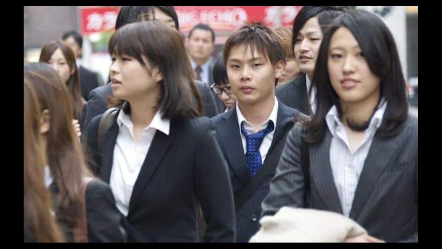 Japón baja mayoría de edad a 18 años en primera reducción en más de un siglo