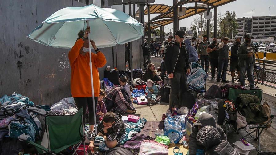 Ucranianos en EEUU ayudan a cruzar la frontera a refugiados desde Tijuana