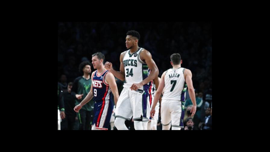 Giannis, nuevo líder anotador de Bucks, que superan a Nets