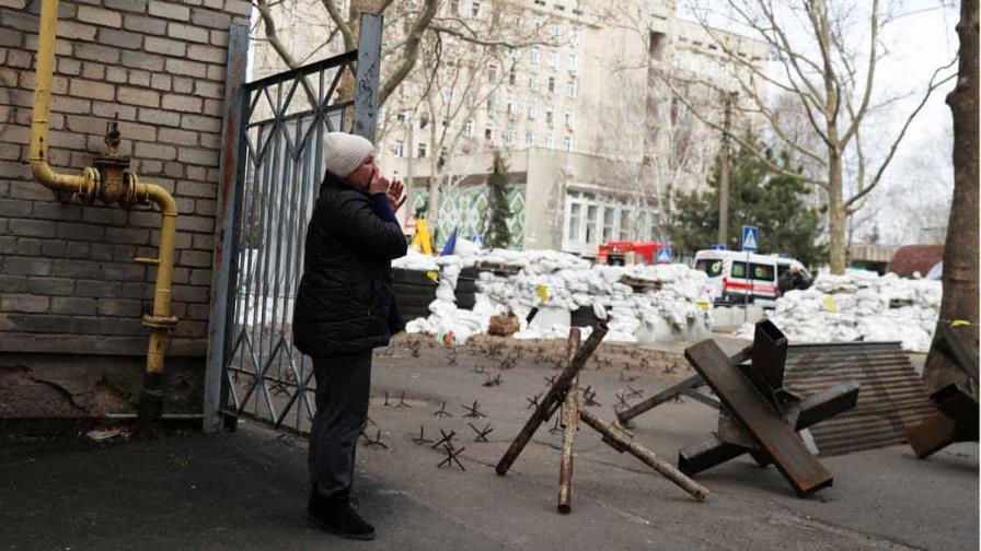 Reportan dos muertos en el sur de Ucrania por una bomba de racimo