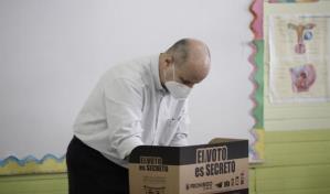 Figueres vota y hace llamado a mostrar civismo democrático en Costa Rica