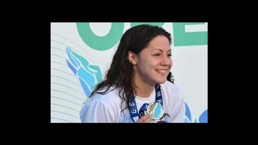 Krystal Lara impone récord en Campeonato Nacional de Natación