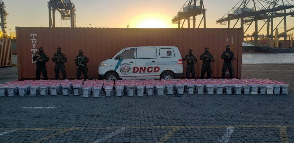 Ocupan más de una tonelada de posible cocaína en Puerto Caucedo