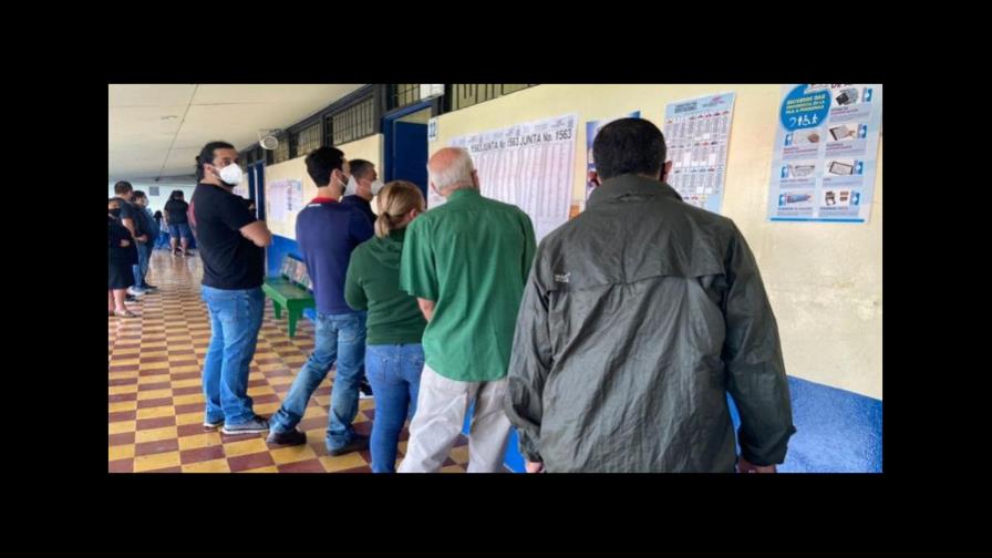 Jornada electoral llega a su recta final en Costa Rica con pocos incidentes