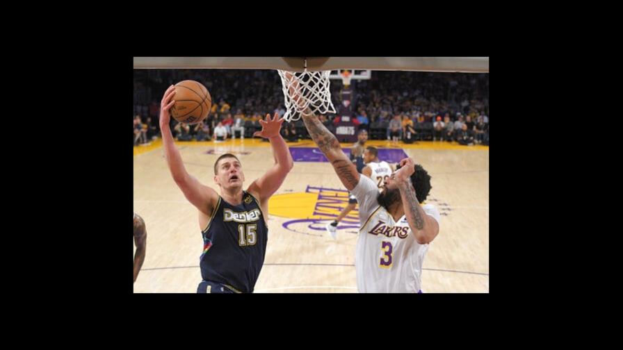 Jokic aleja más a los Lakers de la postemporada