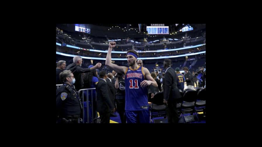 Warriors remontan ante Jazz guiados por Thompson y están en playoffs