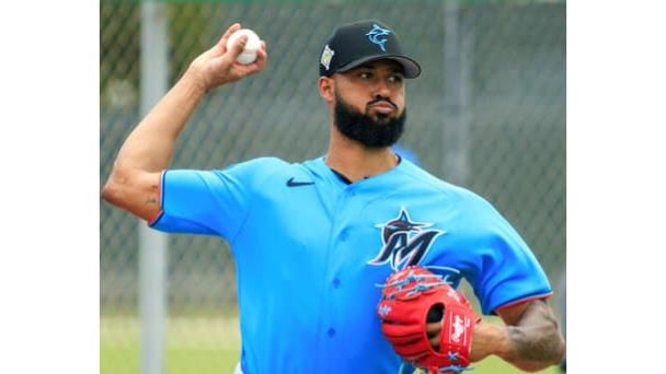 Marlins encomiendan juego inaugural al dominicano Sandy Alcántara