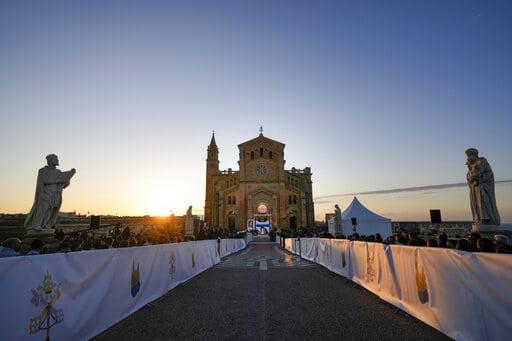 El papa Francisco pide el fin de la guerra y ayuda para refugiados