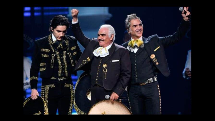 Vicente Fernández gana un Grammy póstumo por A Mis 80s