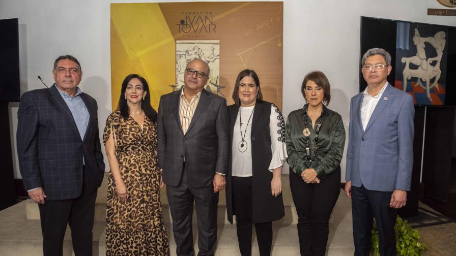 Fundación Iván Tovar presenta “Bocetos de la familia de Tovar y Rizek” Fundación Iván Tovar presenta “Bocetos de la familia de Tovar y Rizek”