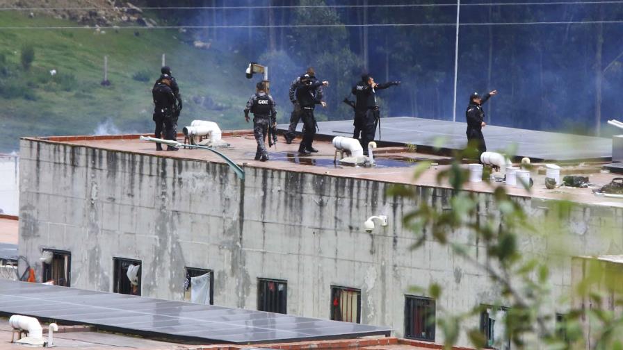 Fecha violenta en Ecuador con cinco policías muertos y caos en calles y cárceles Fecha violenta en Ecuador con cinco policías muertos y caos en calles y cárceles