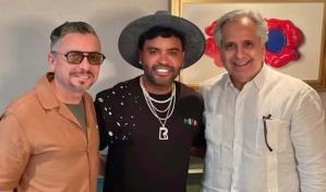 Zion, del dúo Zion & Lennox, demuestra su compromiso con las causas sociales del país