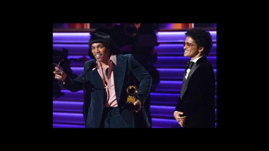 Silk Sonic, grupo de Bruno Mars, gana el Grammy a Grabación del año Silk Sonic, grupo de Bruno Mars, gana el Grammy a Grabación del año