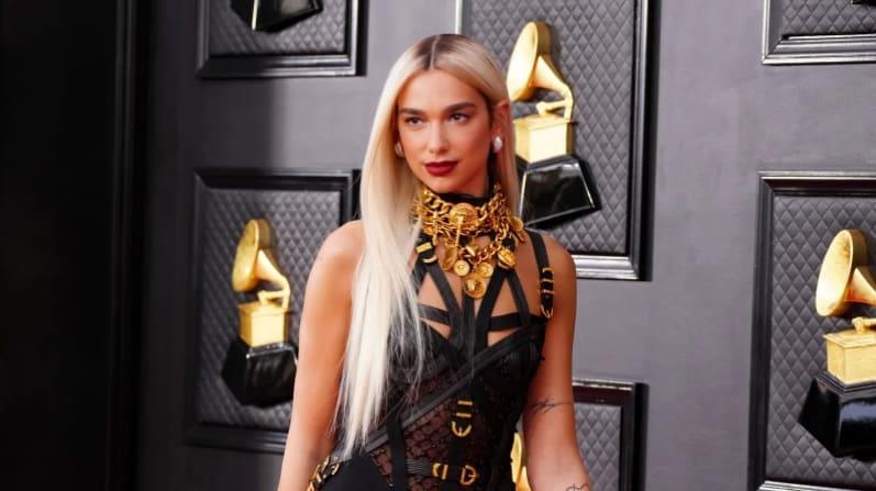 Premios Grammy 2022: los estilismos de la alfombra roja