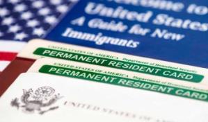 Expedición de tarjetas de residencia permanente en EEUU sube a niveles de prepandemia