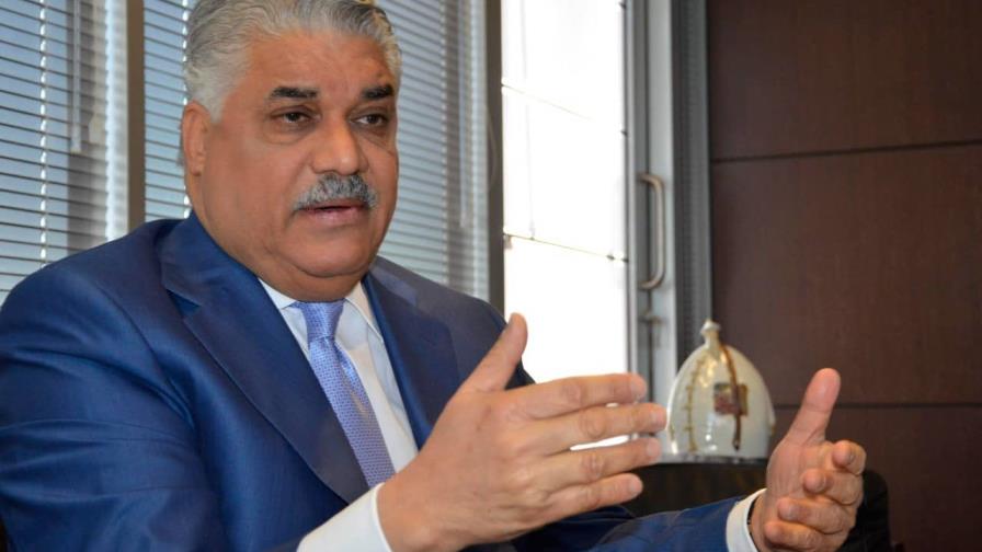 Miguel Vargas acude como observador a elecciones de Costa Rica; felicita al nuevo presidente