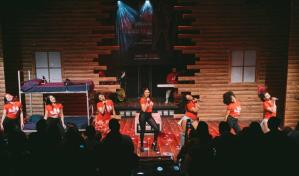 Jos&eacute; Llano presenta avance del musical "Hoy no me puedo levantar"
