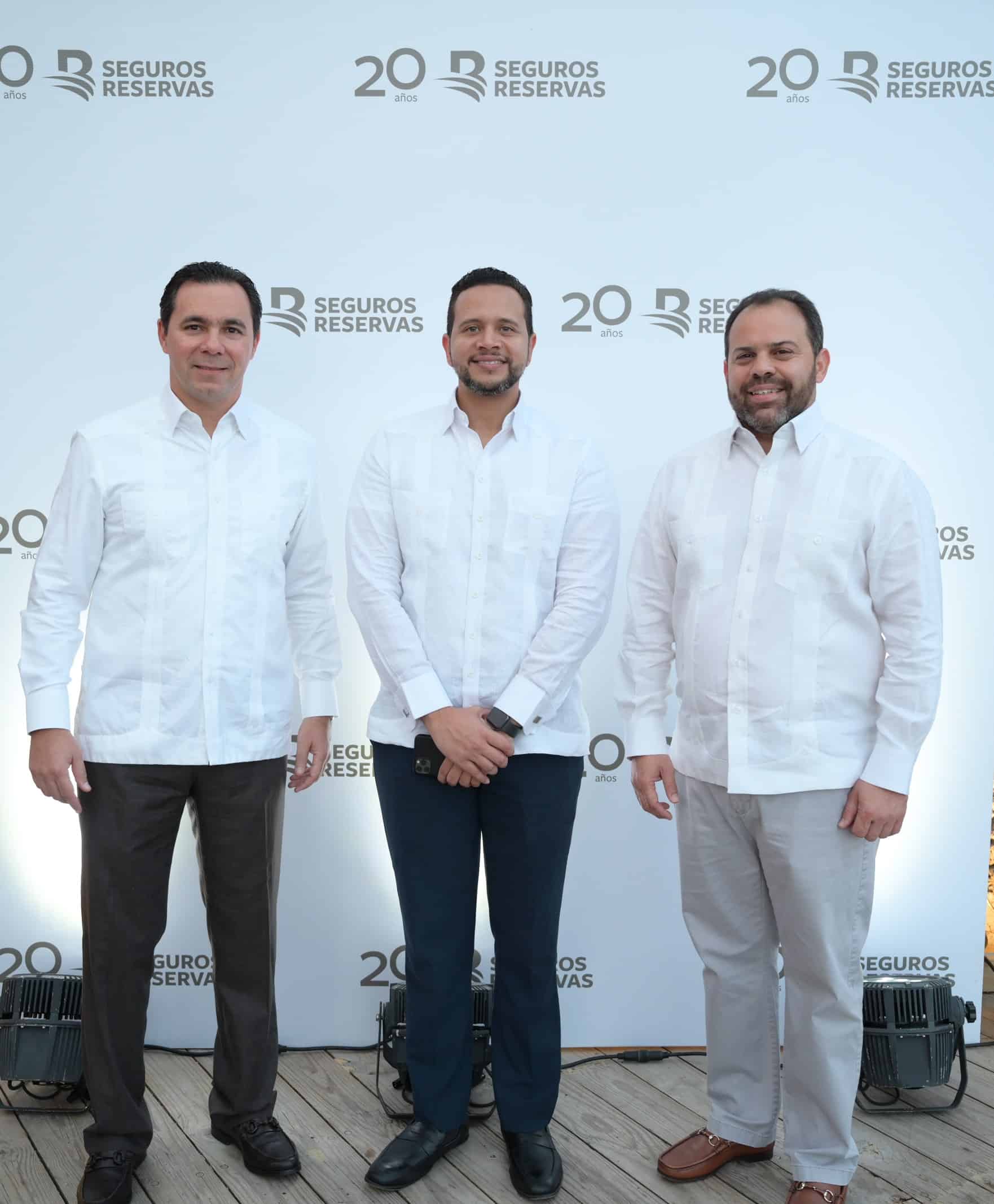 Carlos Pou, Alain Coste y Manuel Domingo.