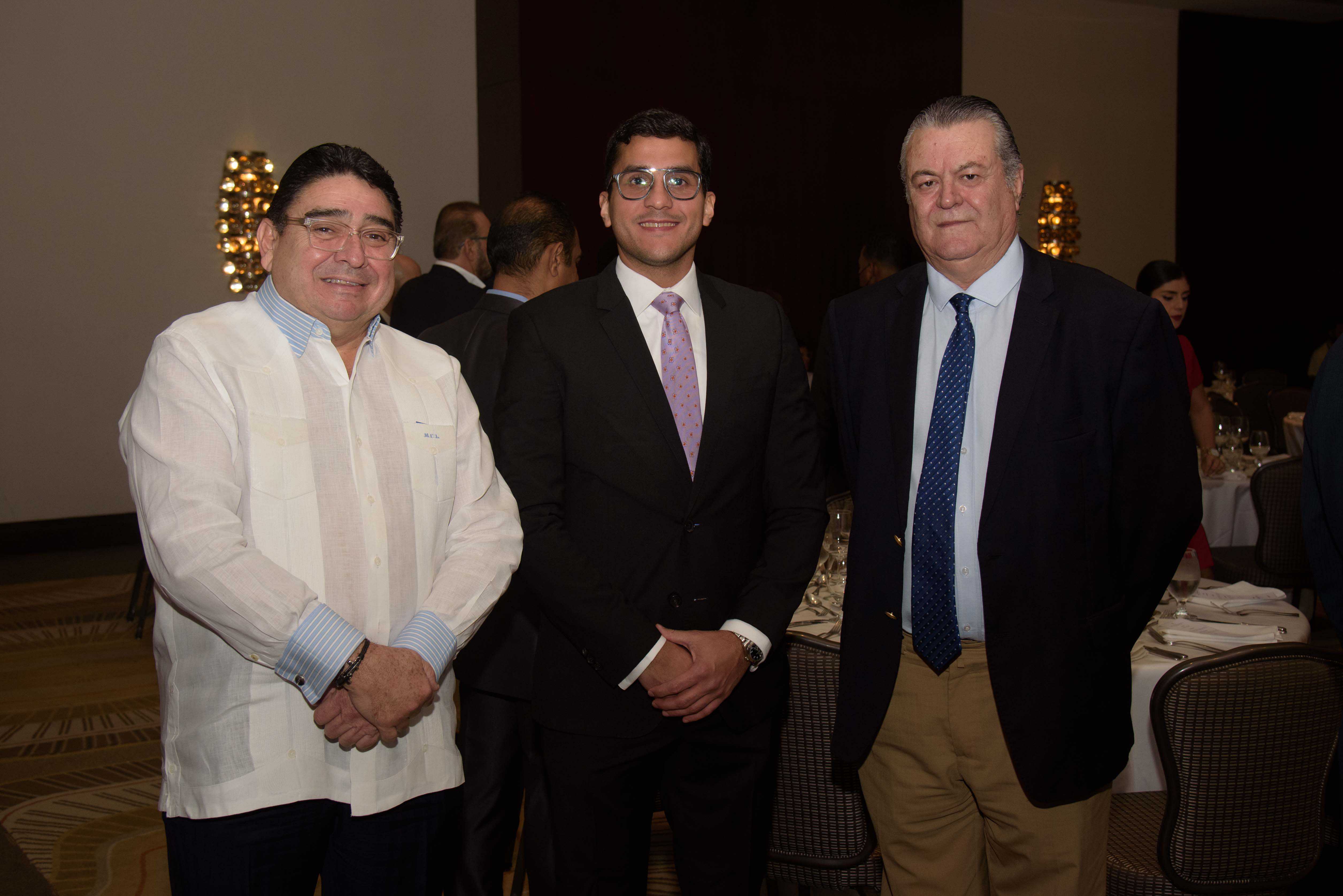 Miguel Calzada,  Héctor Gómez y Julio Martínez.