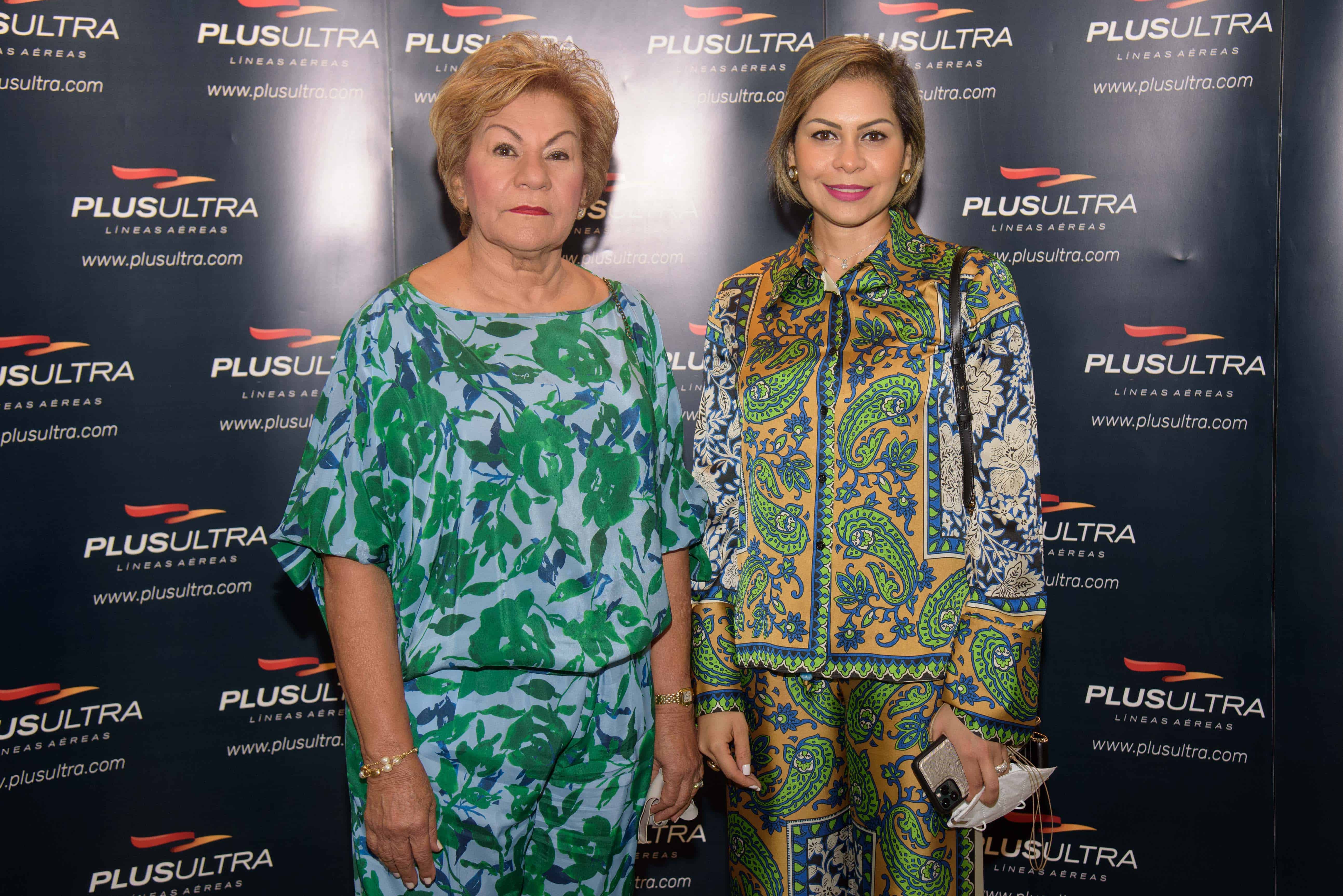 Milena de Lorenzo y Madeline Lorenzo. 