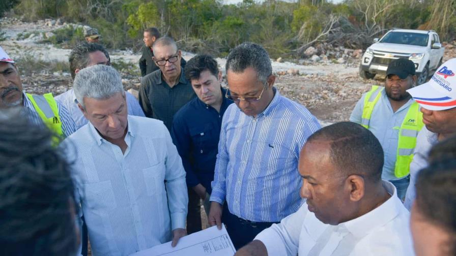 El Gobierno presenta su estrategia de desarrollo social para Pedernales