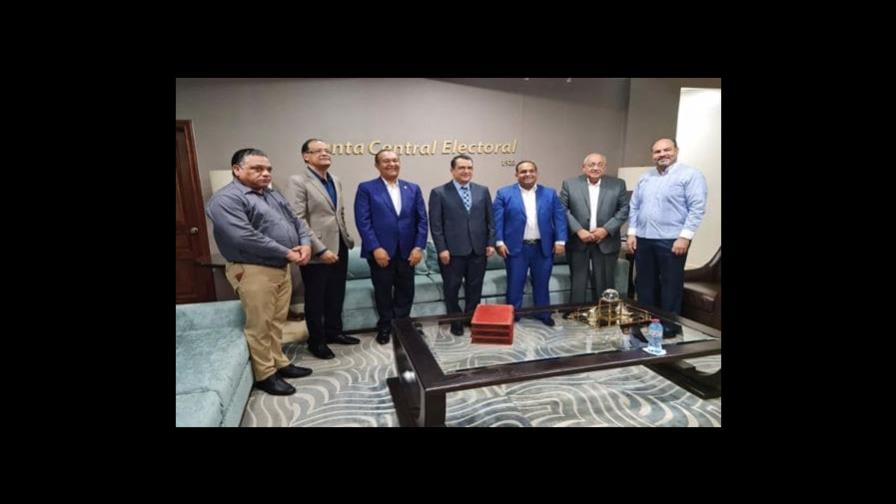 Antonio Marte busca JCE reconozca su partido Primero la Gente