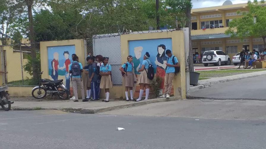 Profesores de Higüey no impartirán clases en horario completo durante esta semana