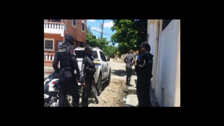 Hallan muerto alemán en La Vega y apresan a su esposa dominicana Hallan muerto alemán en La Vega y apresan a su esposa dominicana