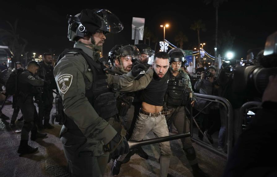 Ocho detenidos en tercera noche de disturbios en Jerusalén