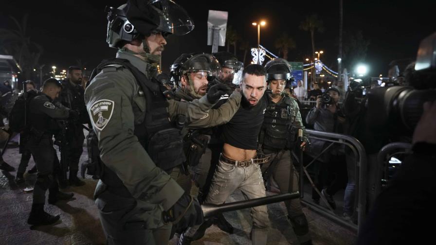 Ocho detenidos en tercera noche de disturbios en Jerusalén Ocho detenidos en tercera noche de disturbios en Jerusalén