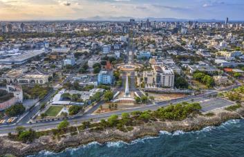 Incertidumbre económica en 2022 llevó a rebajar la proyección de crecimiento de RD