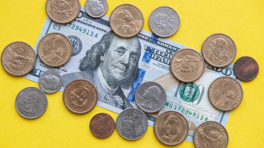 Vídeo viral en TikTok muestra qué está más sucio, si un billete o una moneda