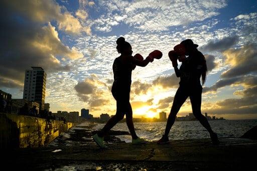 Los boxeadores cubanos podrán incursionar en el profesionalismo