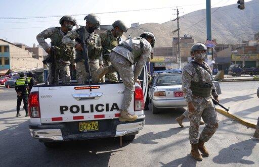 Perú en toque de queda para frenar protesta, critican medida