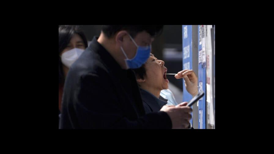 Shanghái amplía cuarentena ante nefasto brote de COVID-19