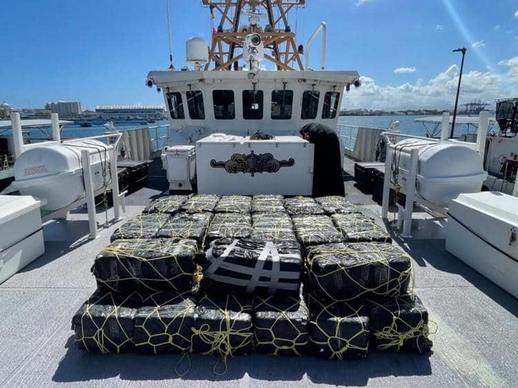 La Guardia Costera incauta 1,000 kilogramos de cocaína cerca de Puerto Rico