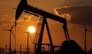 Alza sorpresa de reservas comerciales de crudo en EEUU