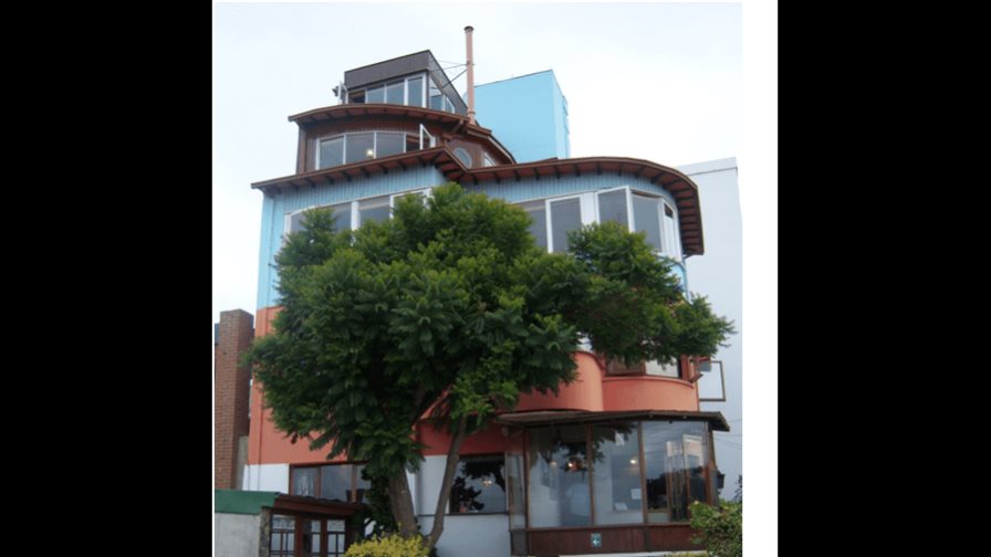 La Fundación Neruda lanza un SOS para mantener las casas del poeta La Fundación Neruda lanza un SOS para mantener las casas del poeta
