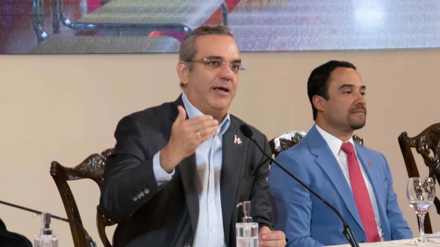 Abinader dispone RD$2,000 millones para financiar servicio de salud privado