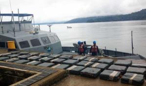 Honduras decomisa lancha con droga y detiene a dos hondureños y un colombiano