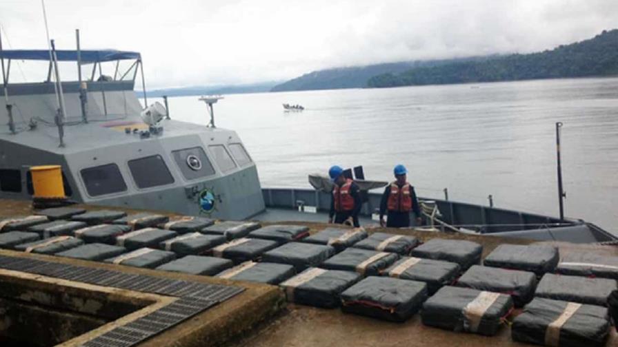 Honduras decomisa lancha con droga y detiene a dos hondureños y un colombiano
