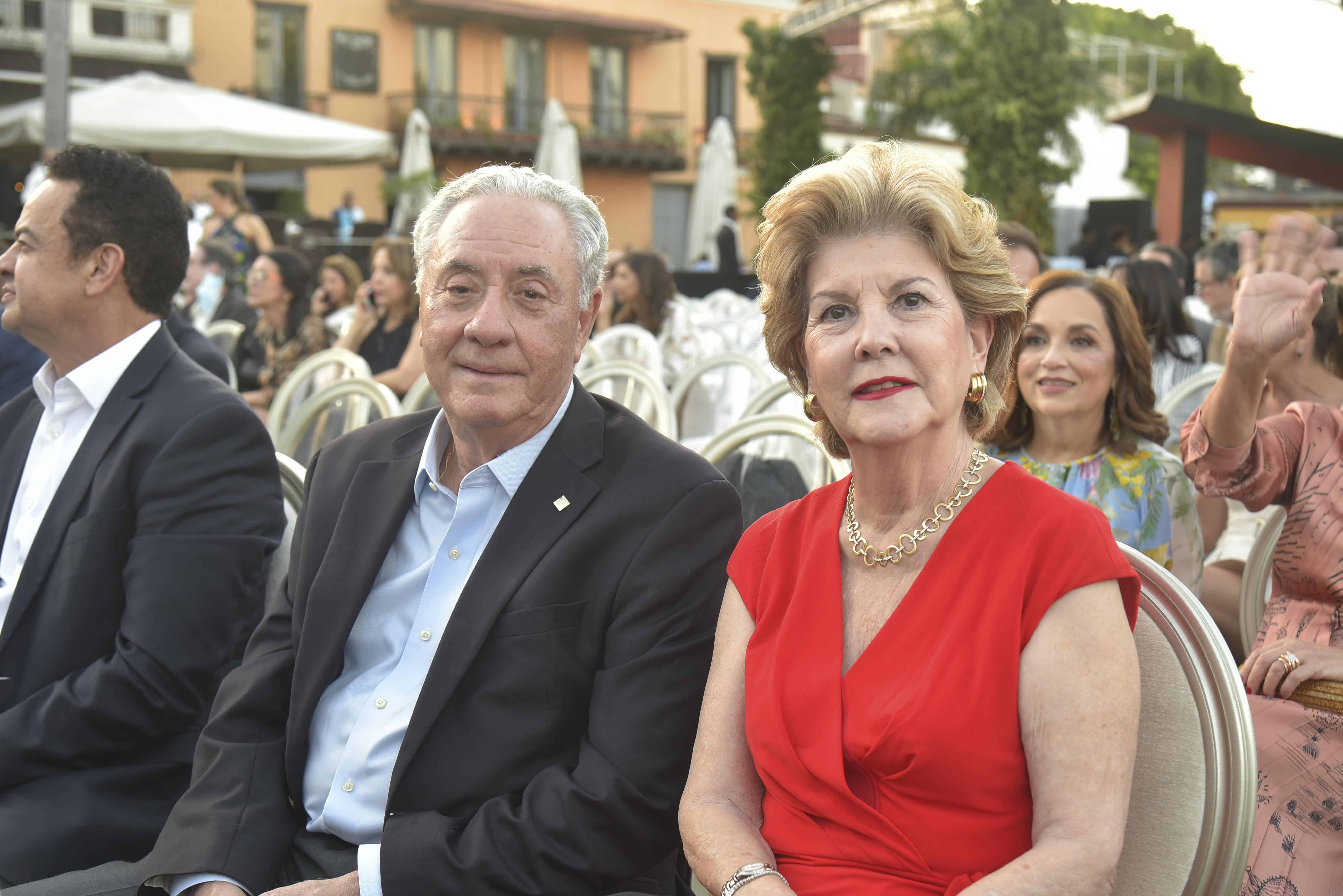 Leonardo Vargas y Norma de Vargas.