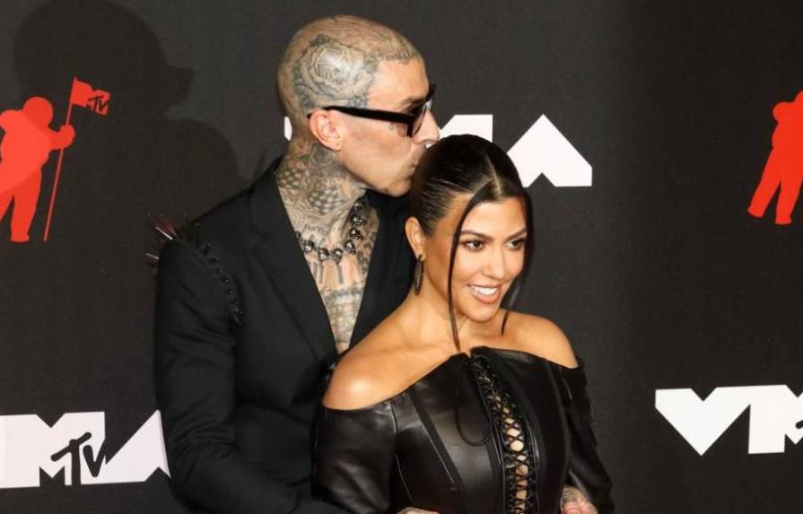 Kourtney Kardashian se casa con Travis Barker en Las Vegas, horas después de ir a los Grammy