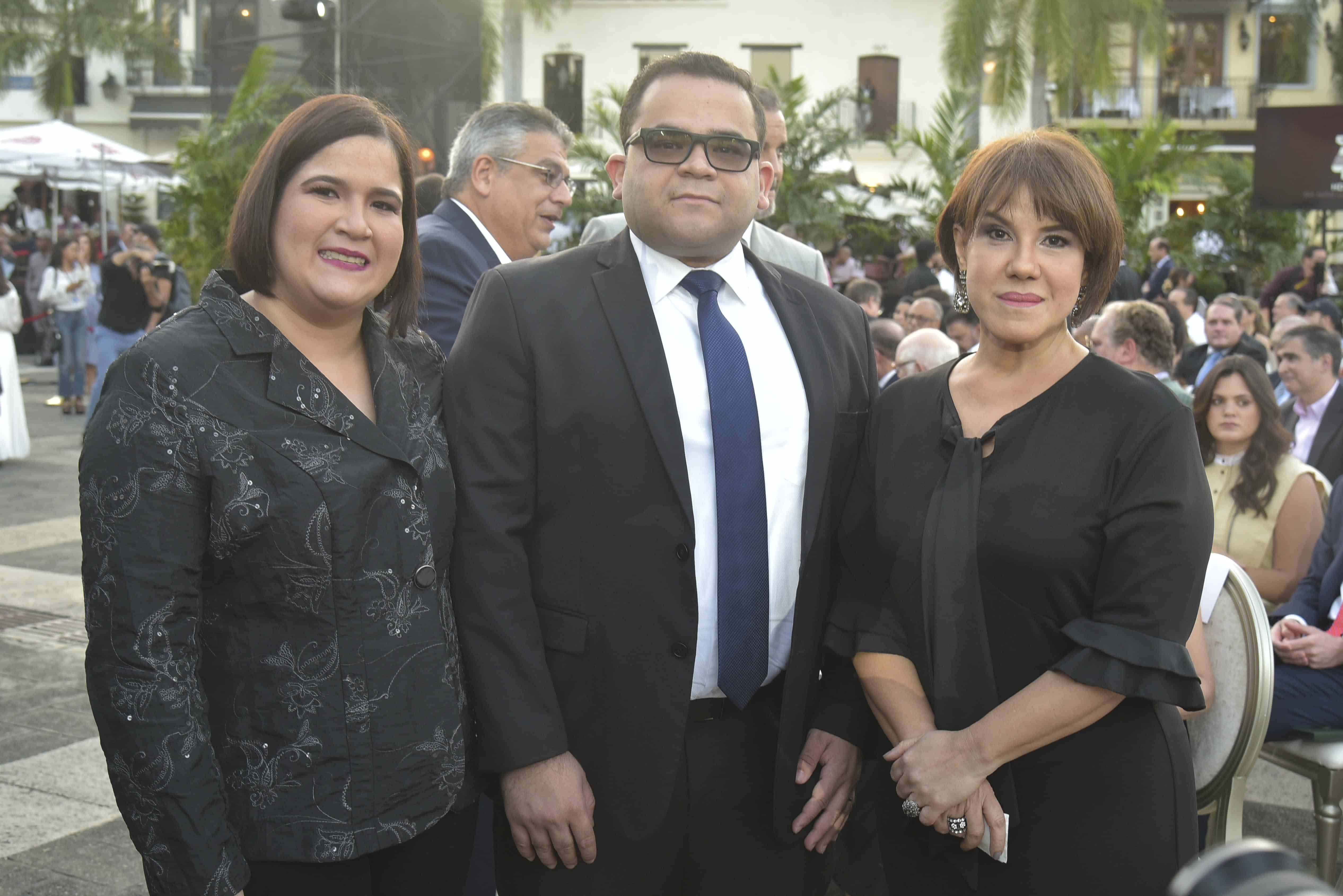 Daniela Tovar, Jorge Durán y María Castillo.