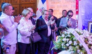 Autoridades del Teatro Nacional rinden homenaje póstumo al maestro Bienvenido Miranda